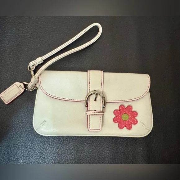 Coach Cream Wristlet with Pink Flower Accent vintage - Picture 1 of 5